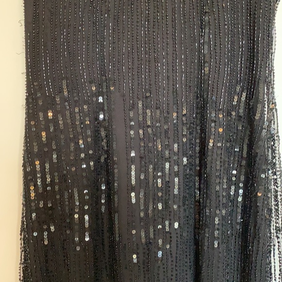 Black sequence cocktail dress. - Picture 7 of 8